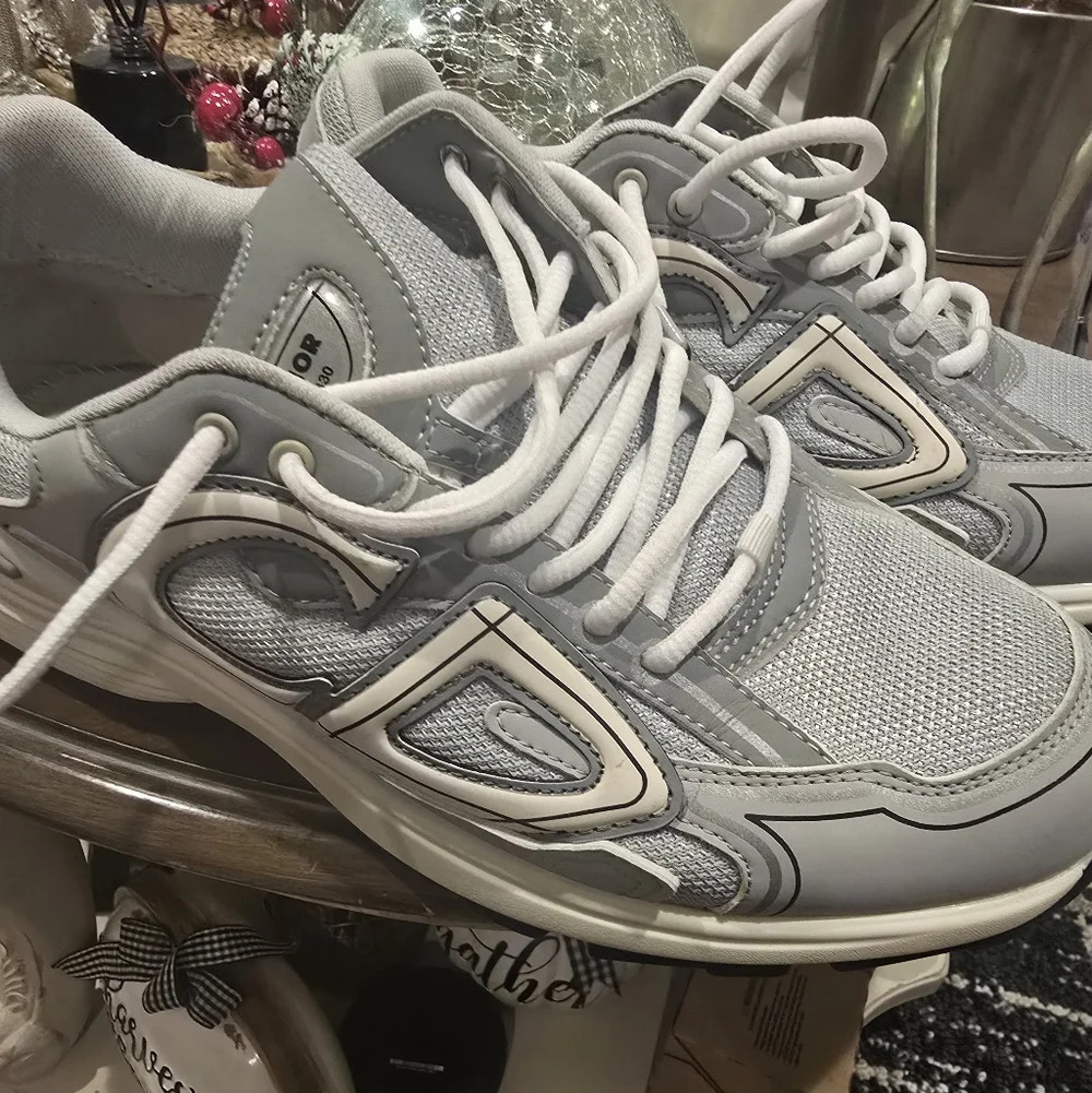 Dior Men's Gray Sneakers - Picture 16 of 17